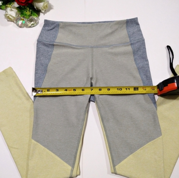 Outdoor Voices 7/8 Tri-Tone Warm Up Leggings - Picture 10 of 12